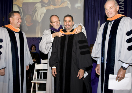 President Hultin presents Governor Paterson with NYU-Poly’s first honorary doctorate.
