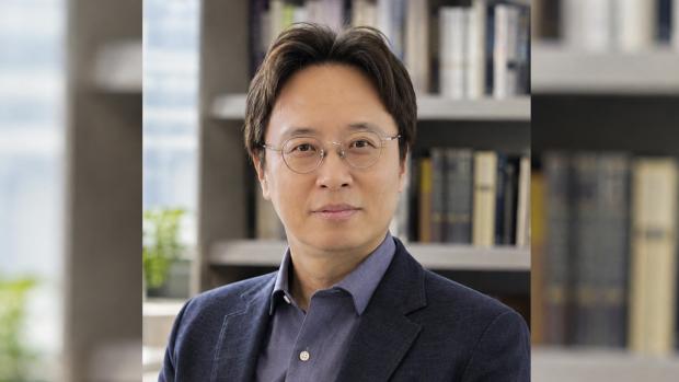 Headshot of Barry Kim