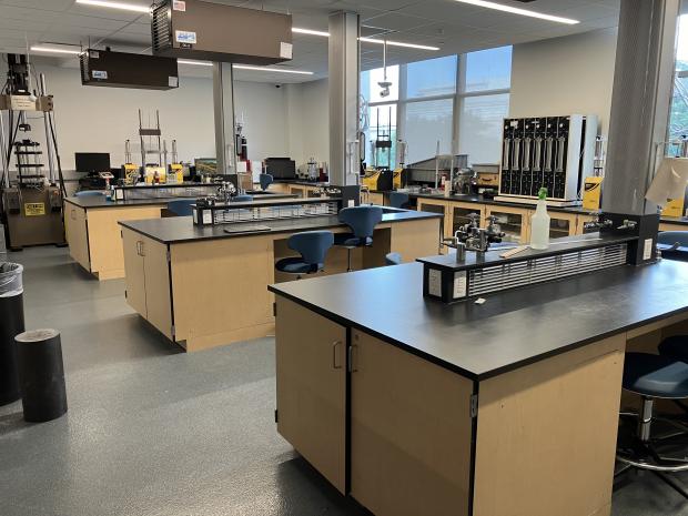 CUE Geotech Eng Lab photo with equipments