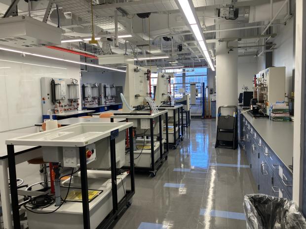 CUE Fluids Lab photo with equipments