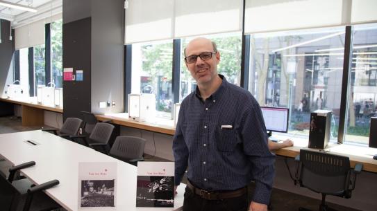 Jere Hester, Director of News Products and Projects at CUNY Graduate School of Journalism, demonstrates his project YOU ARE HERE, which tells the story of Times Square through a century of images and facts.