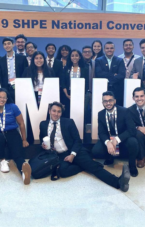 SHPE student group at National Convention