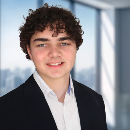 Ben Akilov Headshot