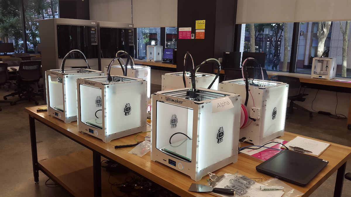 rows of 3D printers